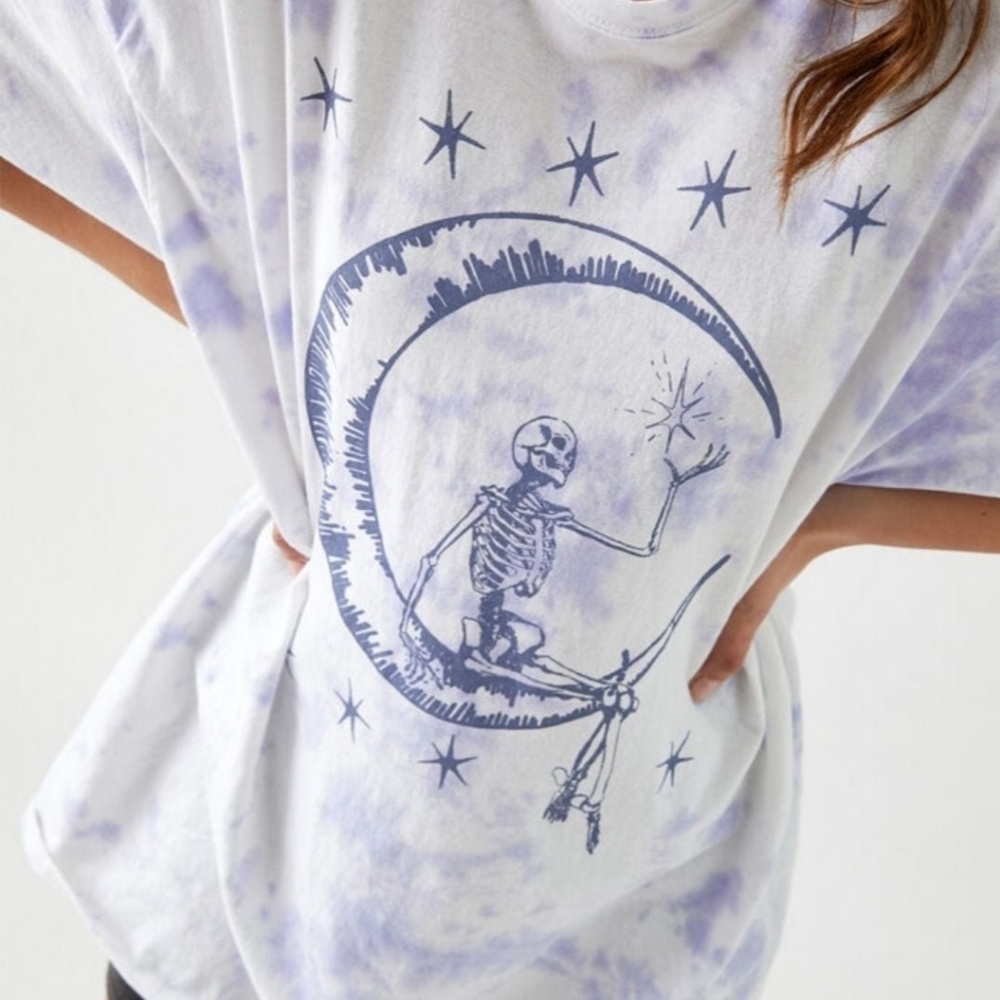 Desert Dreamer Skeleton & Moon Oversized - Picture 2 of 5